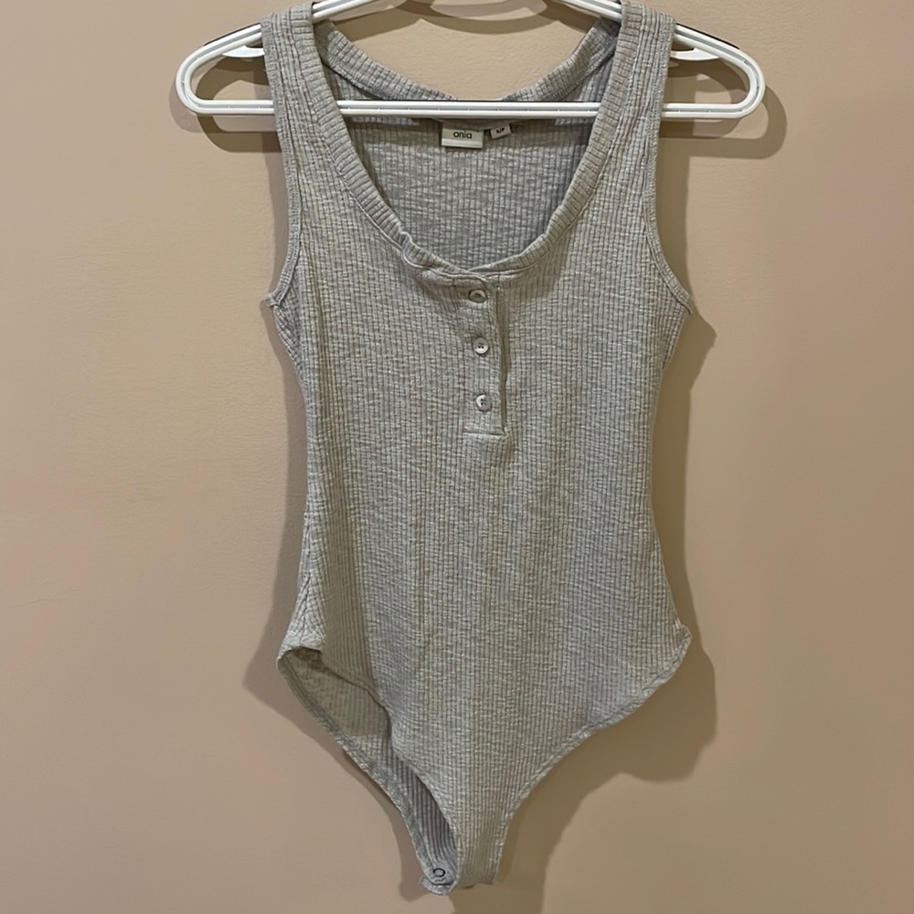 Small heather gray bodysuit with three buttons